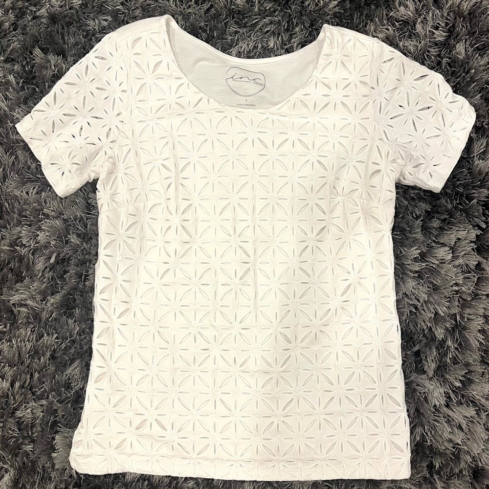 🤍White scoop neck I.N.C. Tee cut out design on sleeves & front Lined front Small